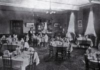 Dining room, Clarendon Hotel, Christchurch [1903]
